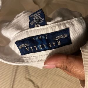 Bermuda shorts white plus size